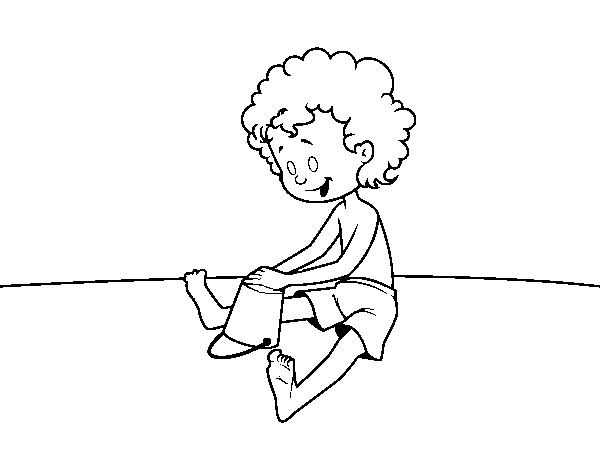 Desenho de Criança brincando na areia para Colorir